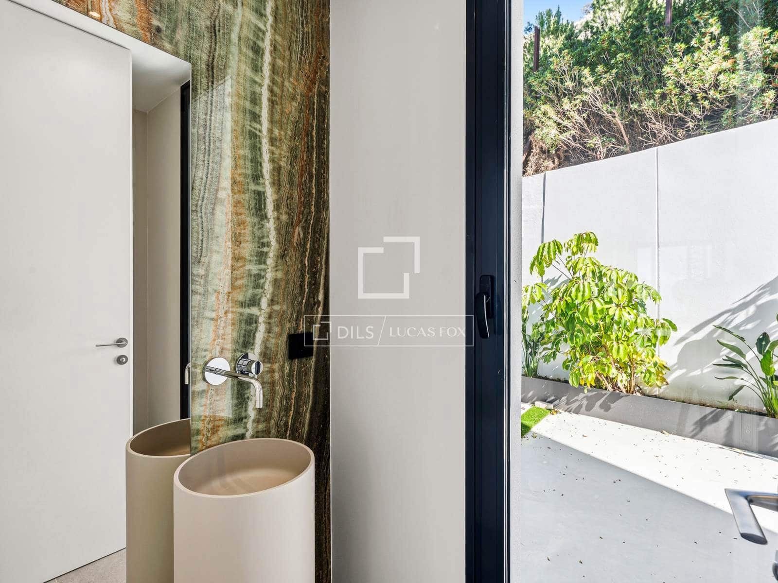 5 bedroom Villa for sale in Altea with pool garage - € 2,690,000 (Ref: 7694490)