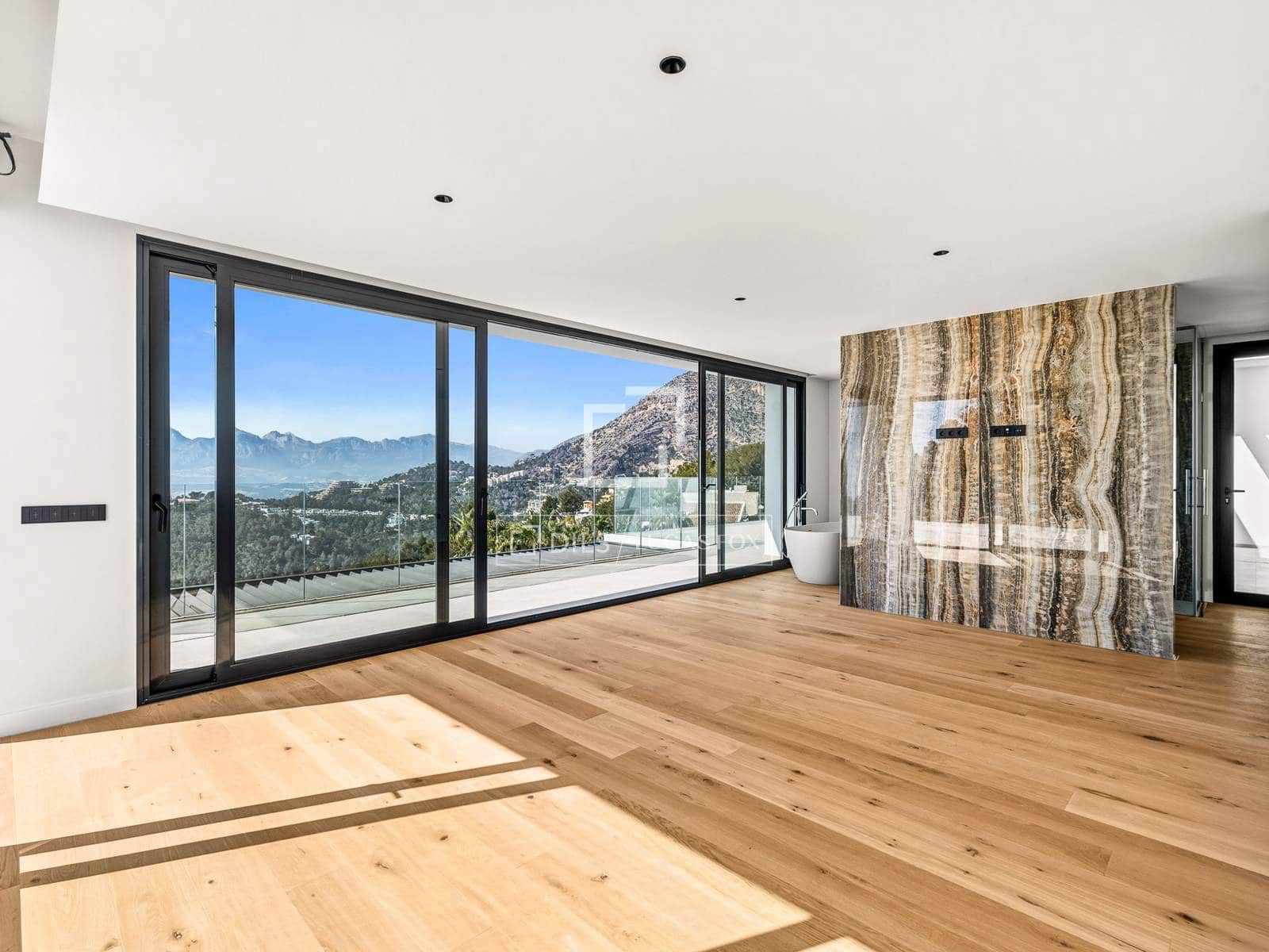 5 bedroom Villa for sale in Altea with pool garage - € 2,690,000 (Ref: 7694490)