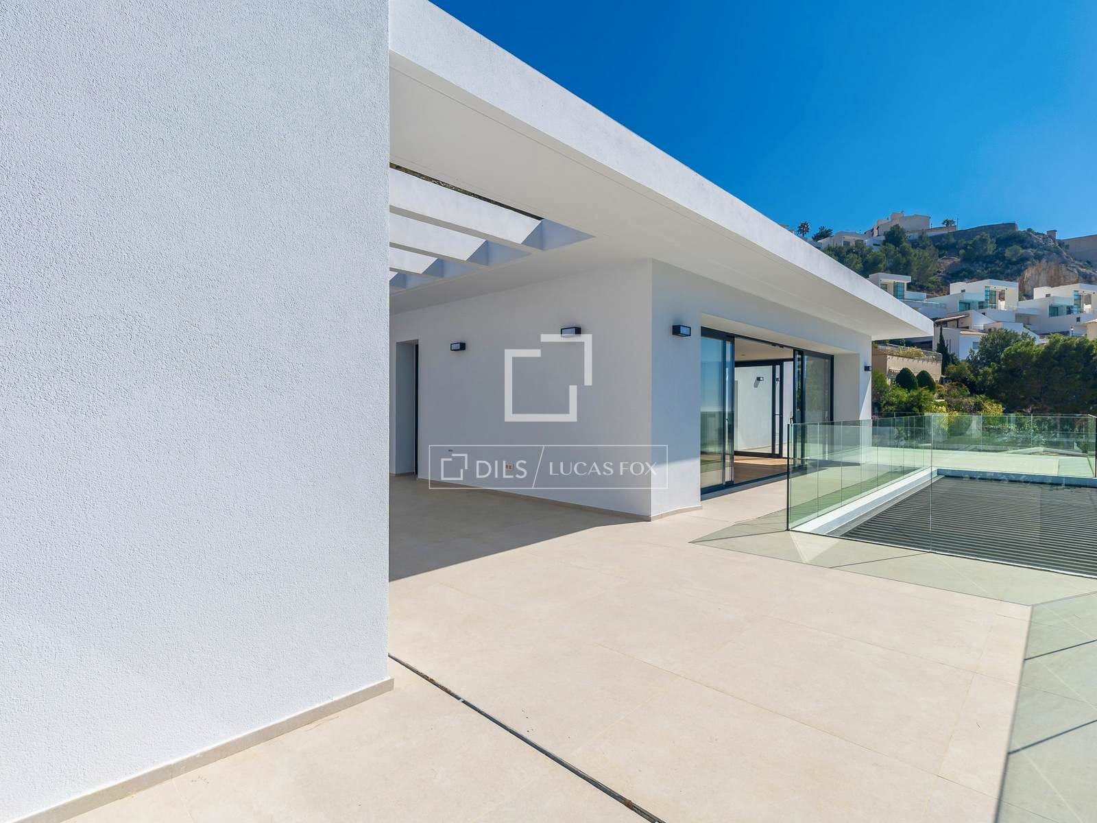5 bedroom Villa for sale in Altea with pool garage - € 2,690,000 (Ref: 7694490)
