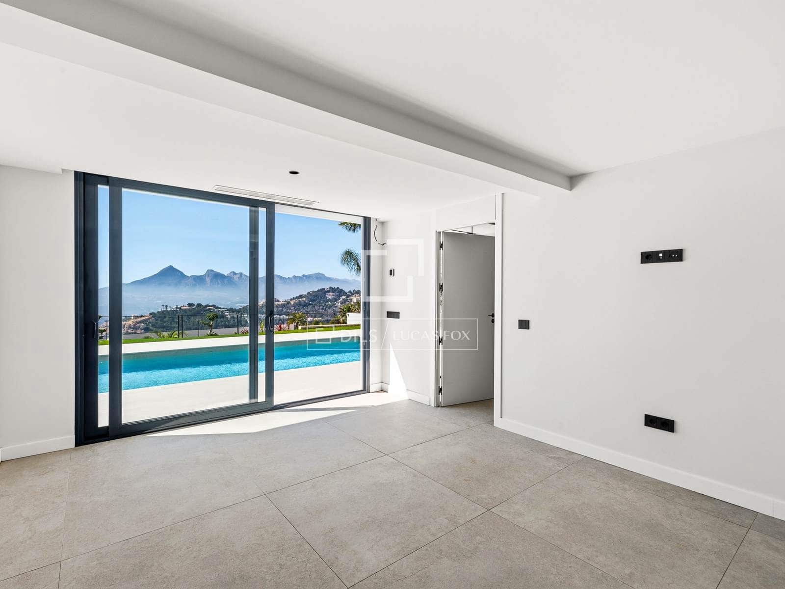5 bedroom Villa for sale in Altea with pool garage - € 2,690,000 (Ref: 7694490)