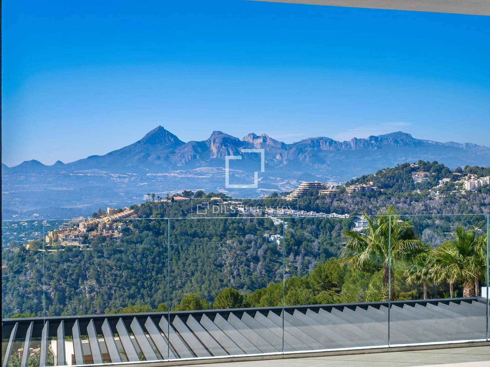 5 bedroom Villa for sale in Altea with pool garage - € 2,690,000 (Ref: 7694490)