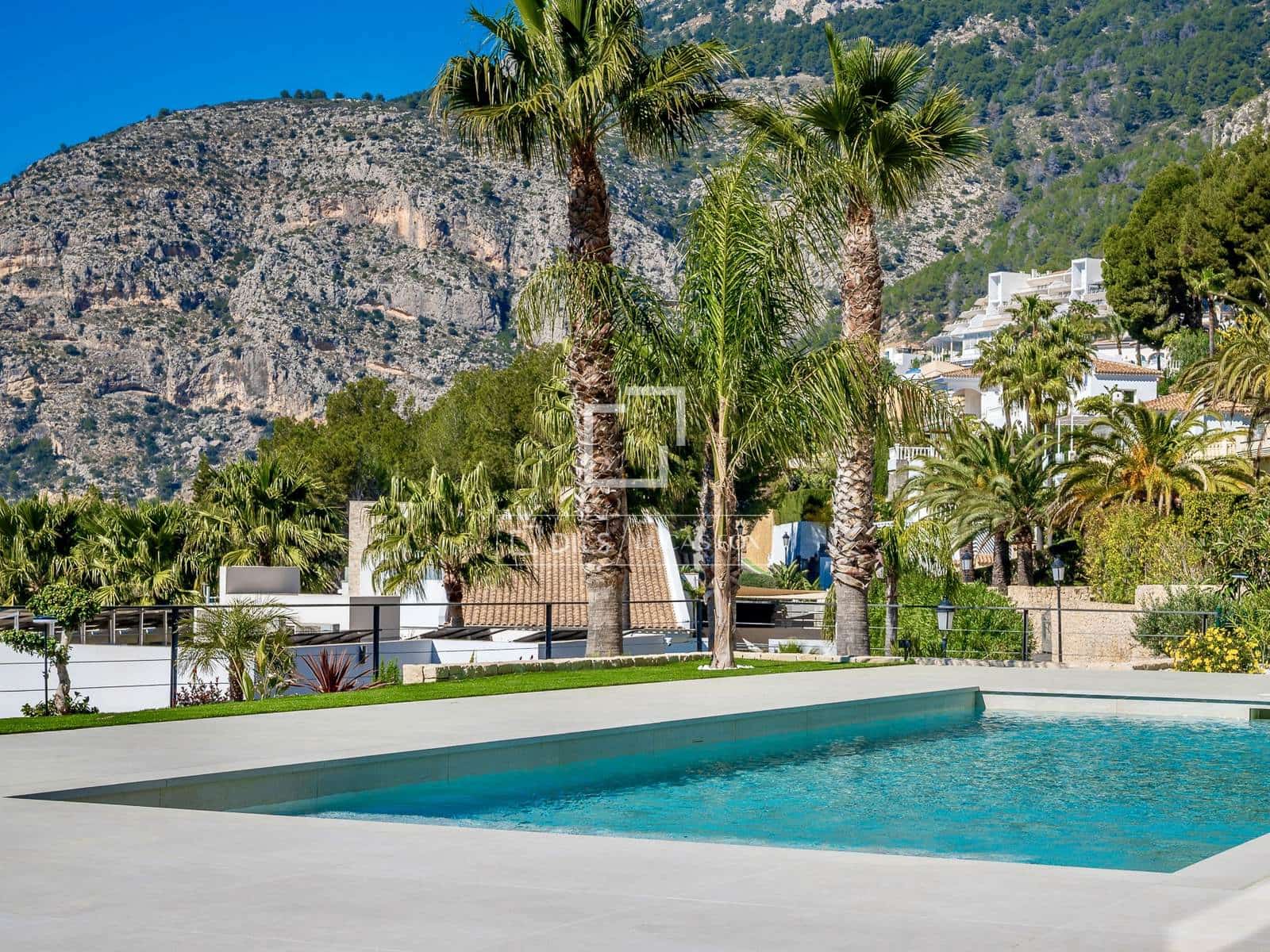 5 bedroom Villa for sale in Altea with pool garage - € 2,690,000 (Ref: 7694490)