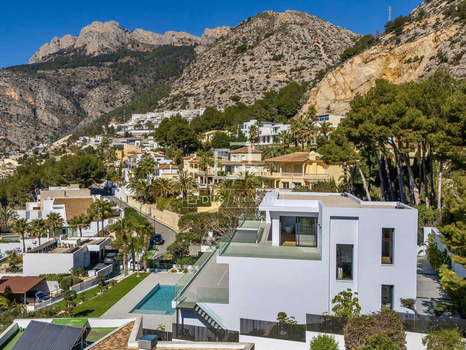 5 bedroom Villa for sale in Altea with pool garage - € 2,690,000 (Ref: 7694490)
