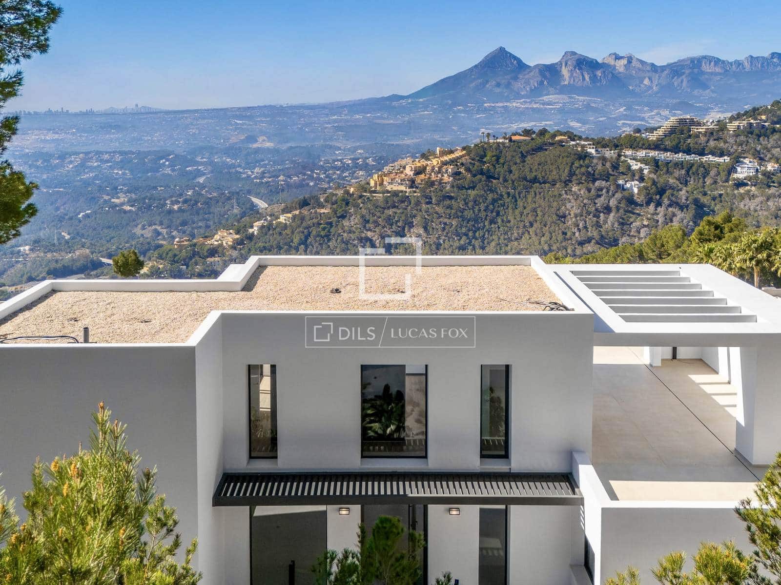 5 bedroom Villa for sale in Altea with pool garage - € 2,690,000 (Ref: 7694490)