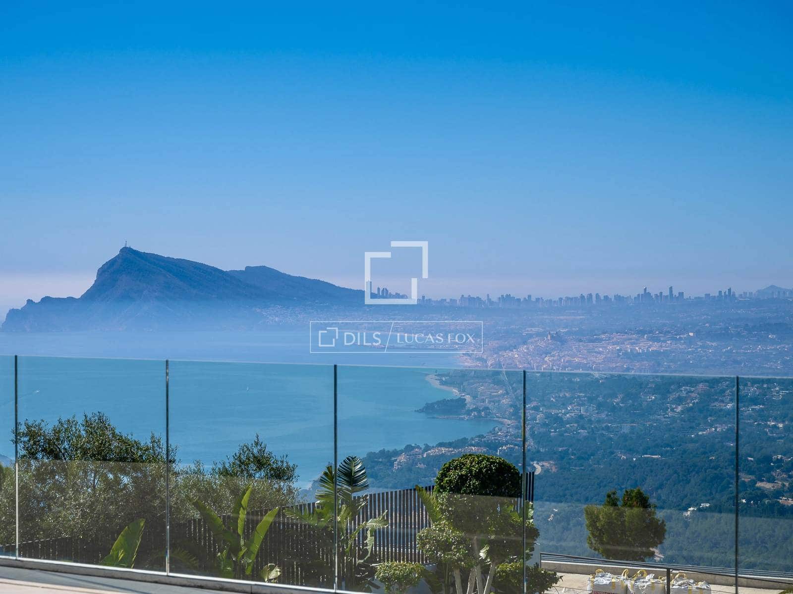 5 bedroom Villa for sale in Altea with pool garage - € 2,690,000 (Ref: 7694490)