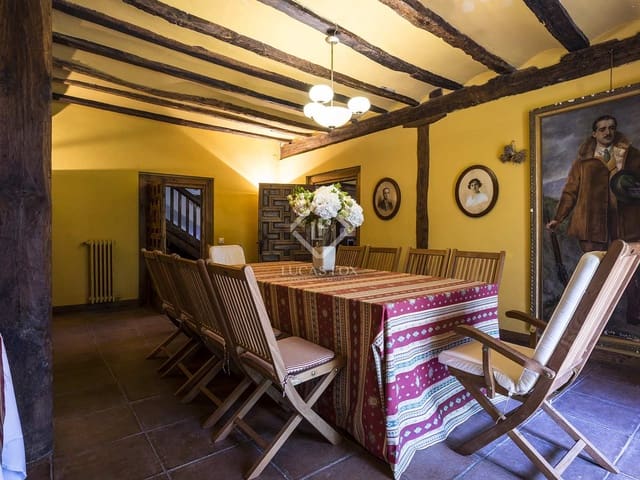 8 slaapkamer Villa te koop in Oiartzun met garage - € 2.100.000 (Ref: 7694497)