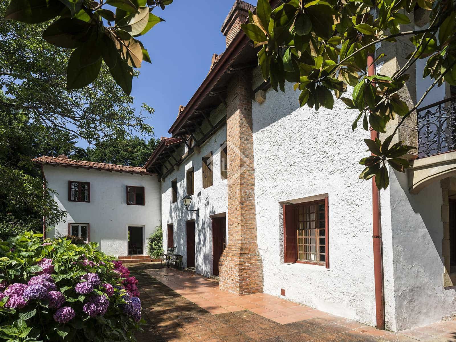 8 soveværelse Villa til salg i Oiartzun med garage - € 2.100.000 (Ref: 7694497)