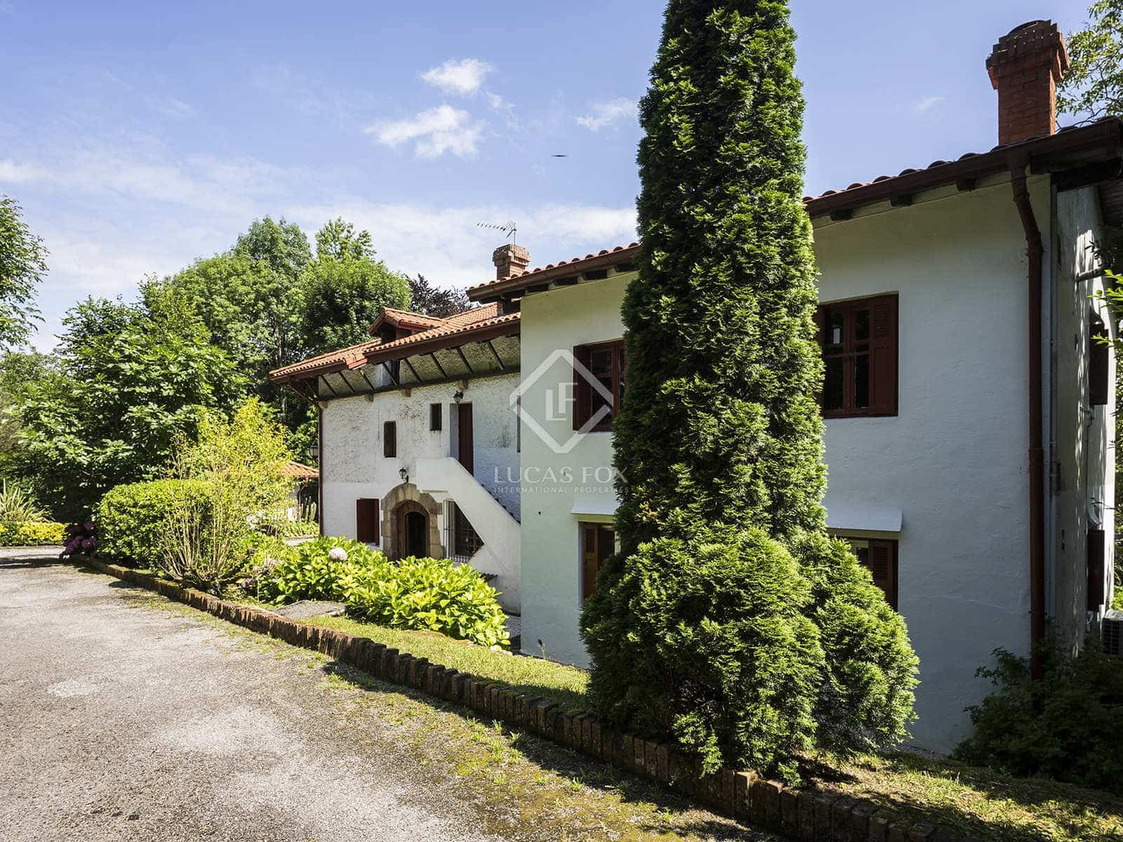 8 soveværelse Villa til salg i Oiartzun med garage - € 2.100.000 (Ref: 7694497)