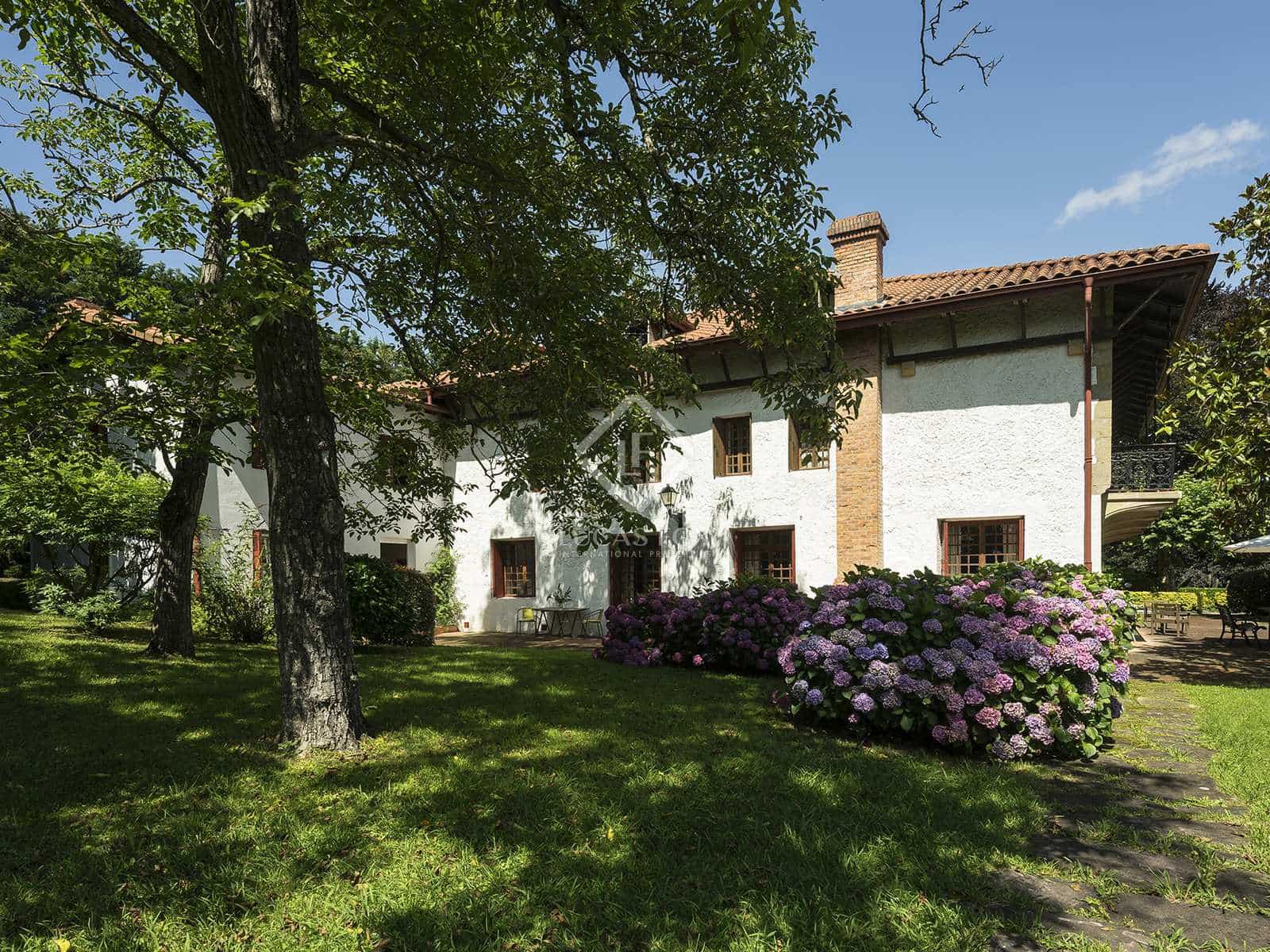 8 soveværelse Villa til salg i Oiartzun med garage - € 2.100.000 (Ref: 7694497)