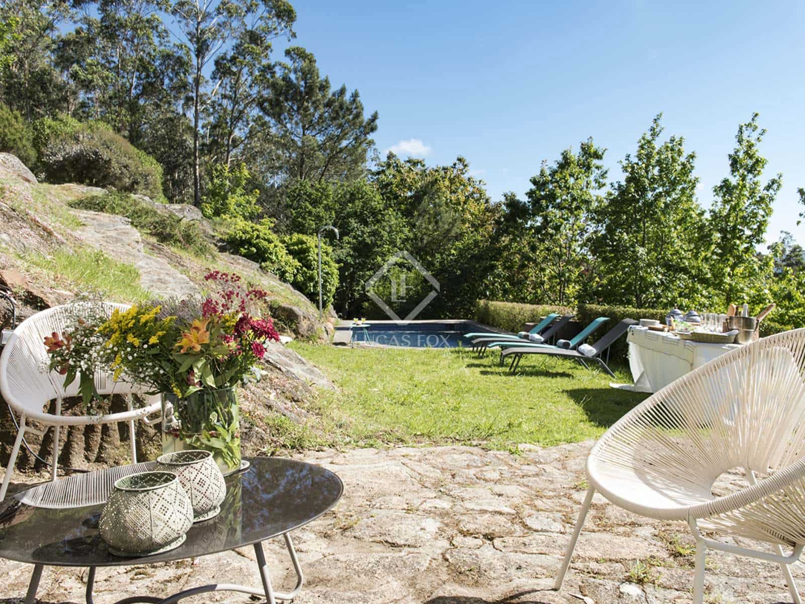 3 soveværelse Villa til leje i Nigran med swimmingpool garage - € 2.700 (Ref: 7694500)