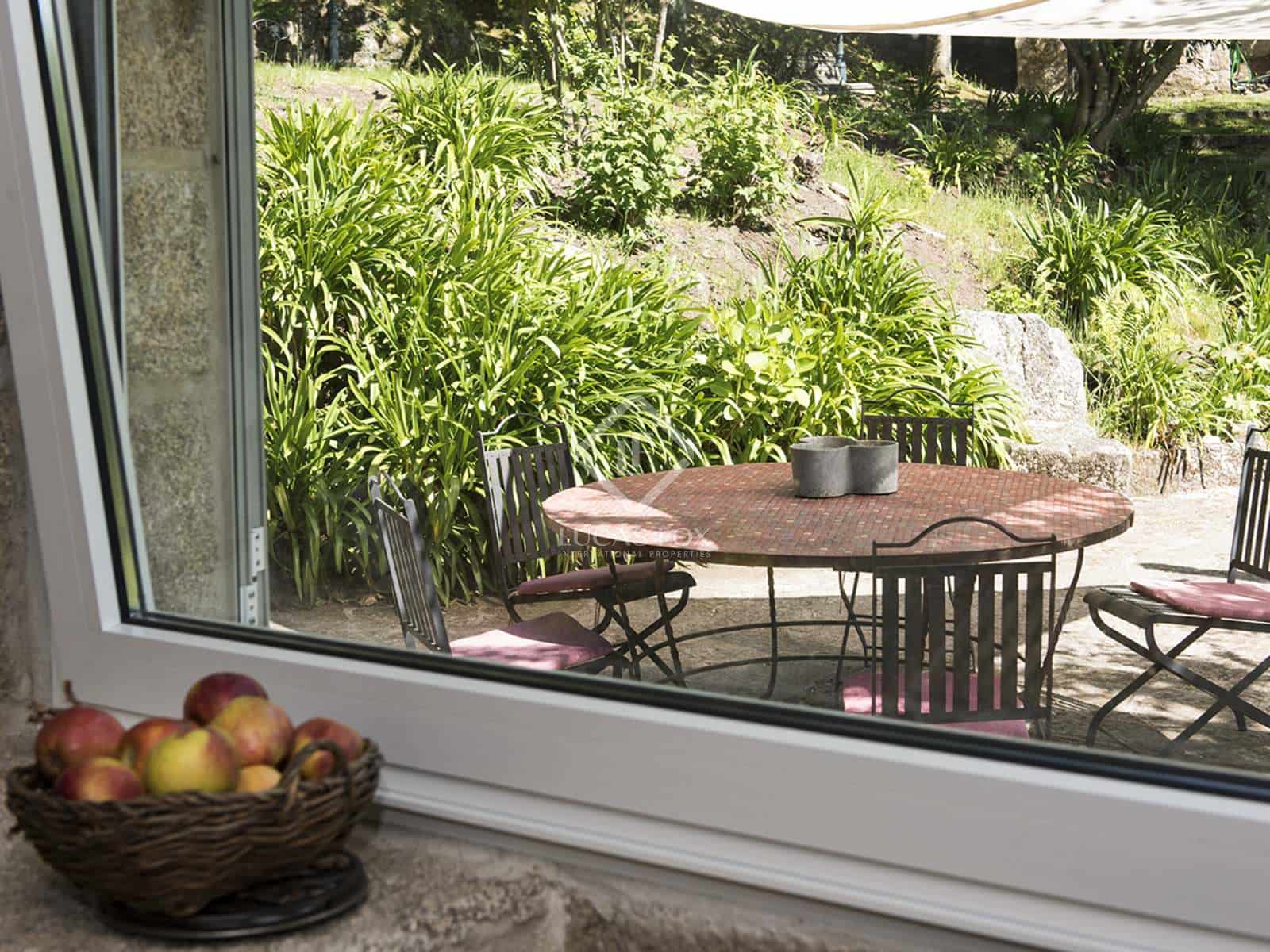 3 soveværelse Villa til leje i Nigran med swimmingpool garage - € 2.700 (Ref: 7694500)