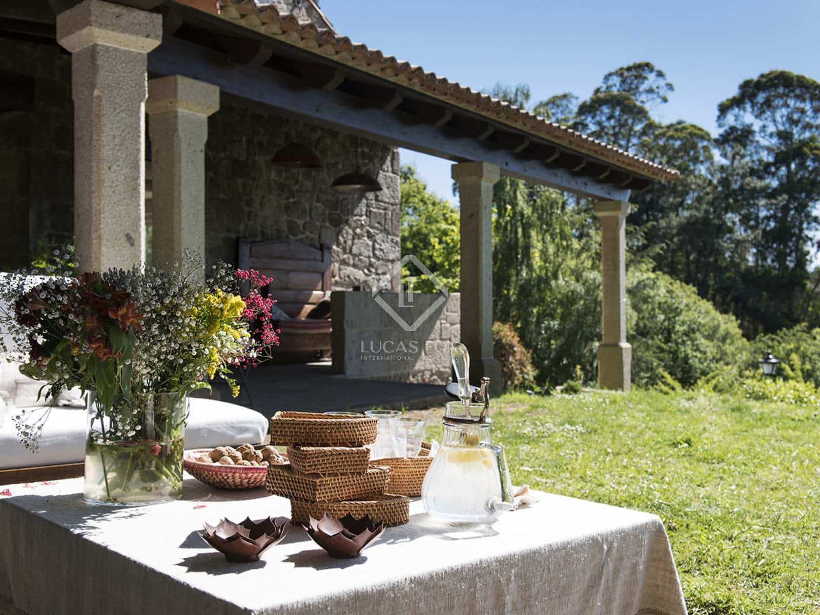 3 soveværelse Villa til leje i Nigran med swimmingpool garage - € 2.700 (Ref: 7694500)