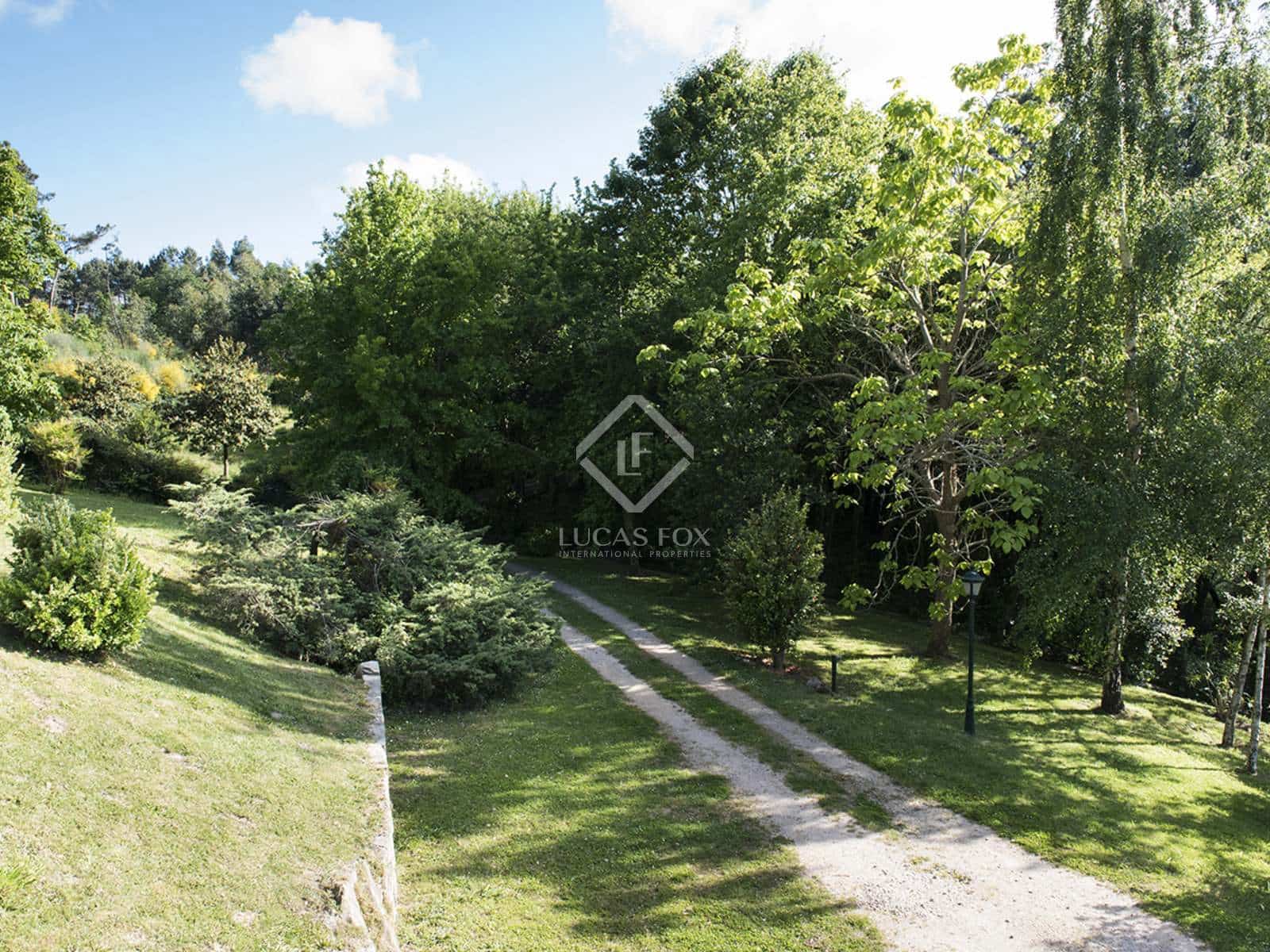 3 soveværelse Villa til leje i Nigran med swimmingpool garage - € 2.700 (Ref: 7694500)