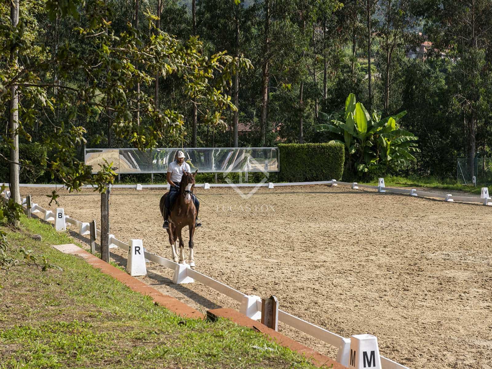 4 bedroom Finca/Country House for sale in Nigran with garage - € 1,350,000 (Ref: 7697450)