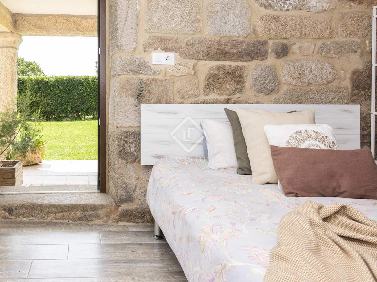 4 bedroom Finca/Country House for sale in Nigran with garage - € 1,350,000 (Ref: 7697450)