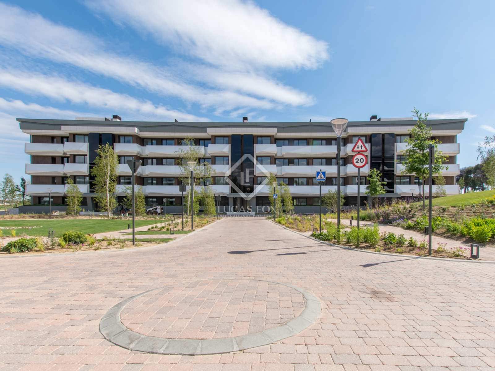 4 soveværelse Lejlighed til leje i Pozuelo de Alarcon med swimmingpool garage - € 5.900 (Ref: 7708285)