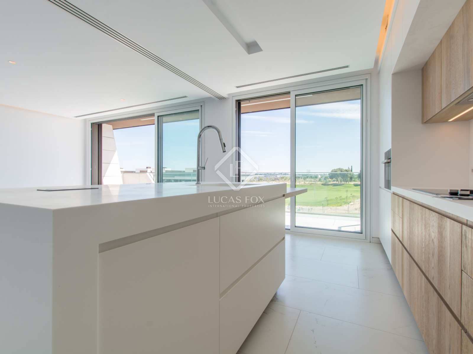 4 soveværelse Lejlighed til leje i Pozuelo de Alarcon med swimmingpool garage - € 5.900 (Ref: 7708285)
