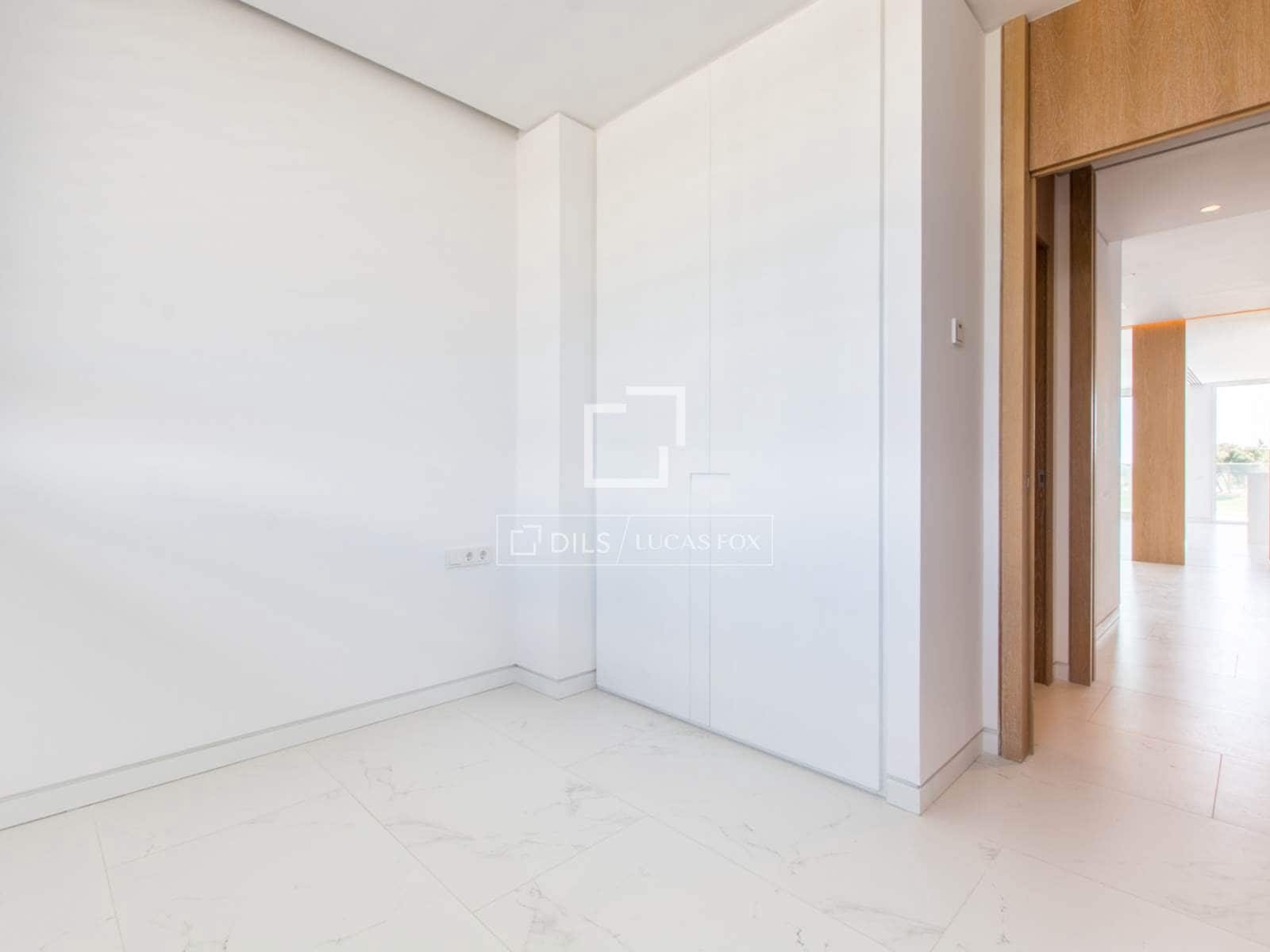 4 soveværelse Lejlighed til leje i Pozuelo de Alarcon med swimmingpool garage - € 5.900 (Ref: 7708285)