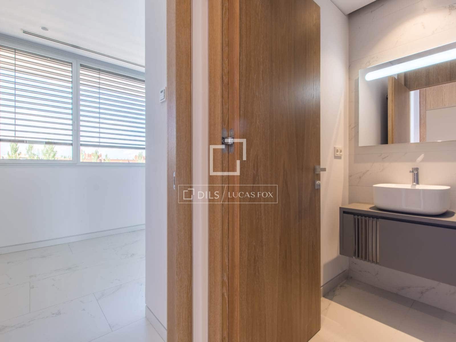 4 soveværelse Lejlighed til leje i Pozuelo de Alarcon med swimmingpool garage - € 5.900 (Ref: 7708285)