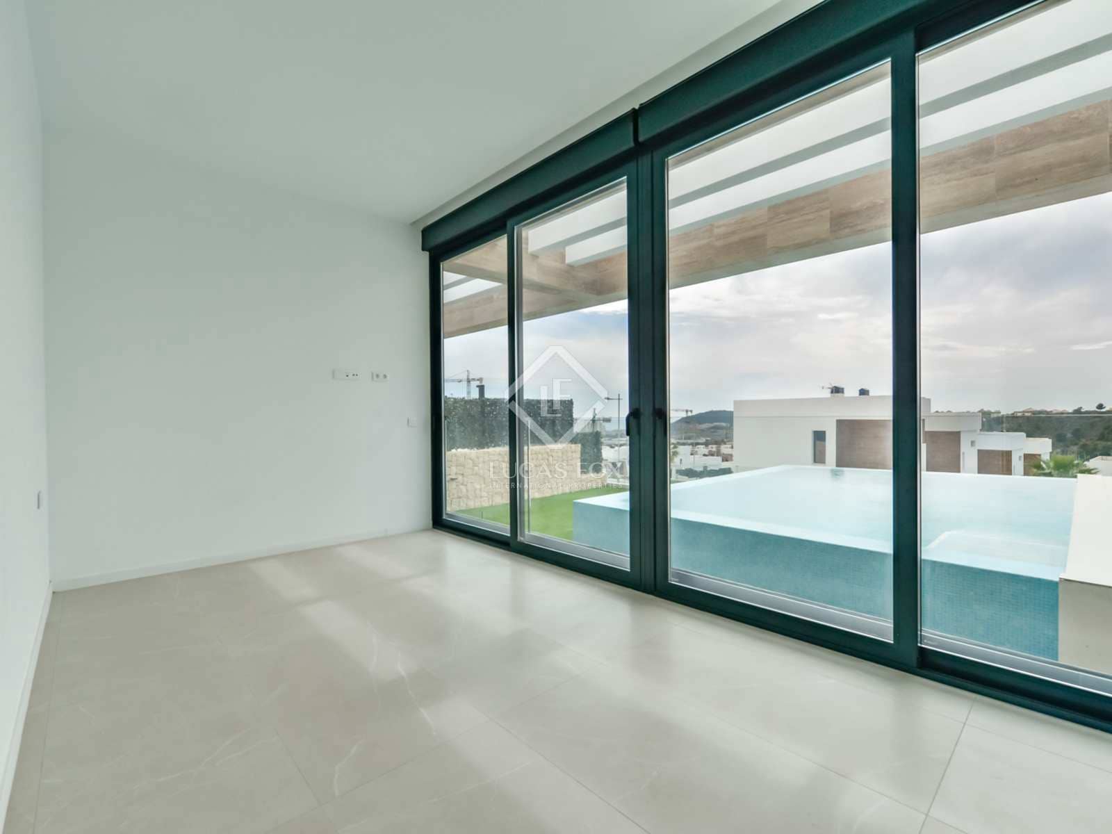 4 bedroom Villa for sale in Finestrat with pool garage - € 1,150,000 (Ref: 7709794)