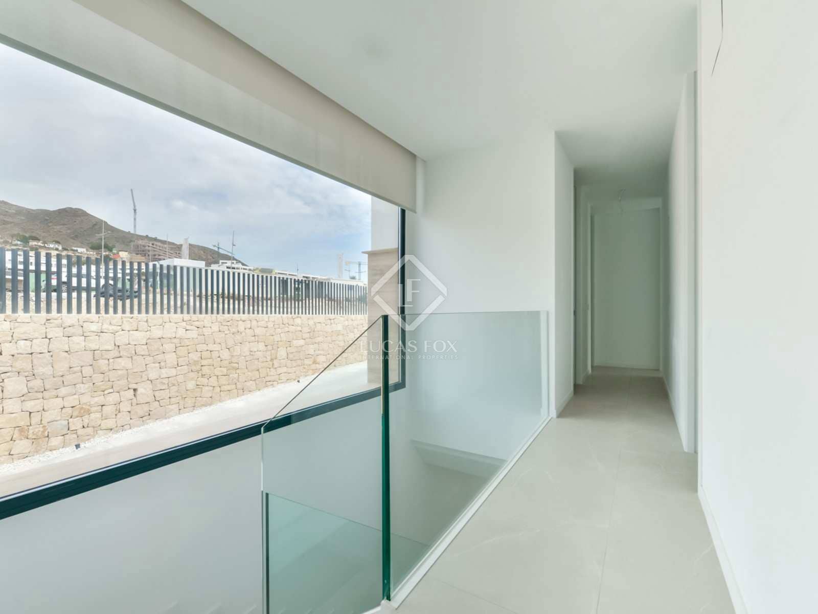 4 bedroom Villa for sale in Finestrat with pool garage - € 1,150,000 (Ref: 7709794)