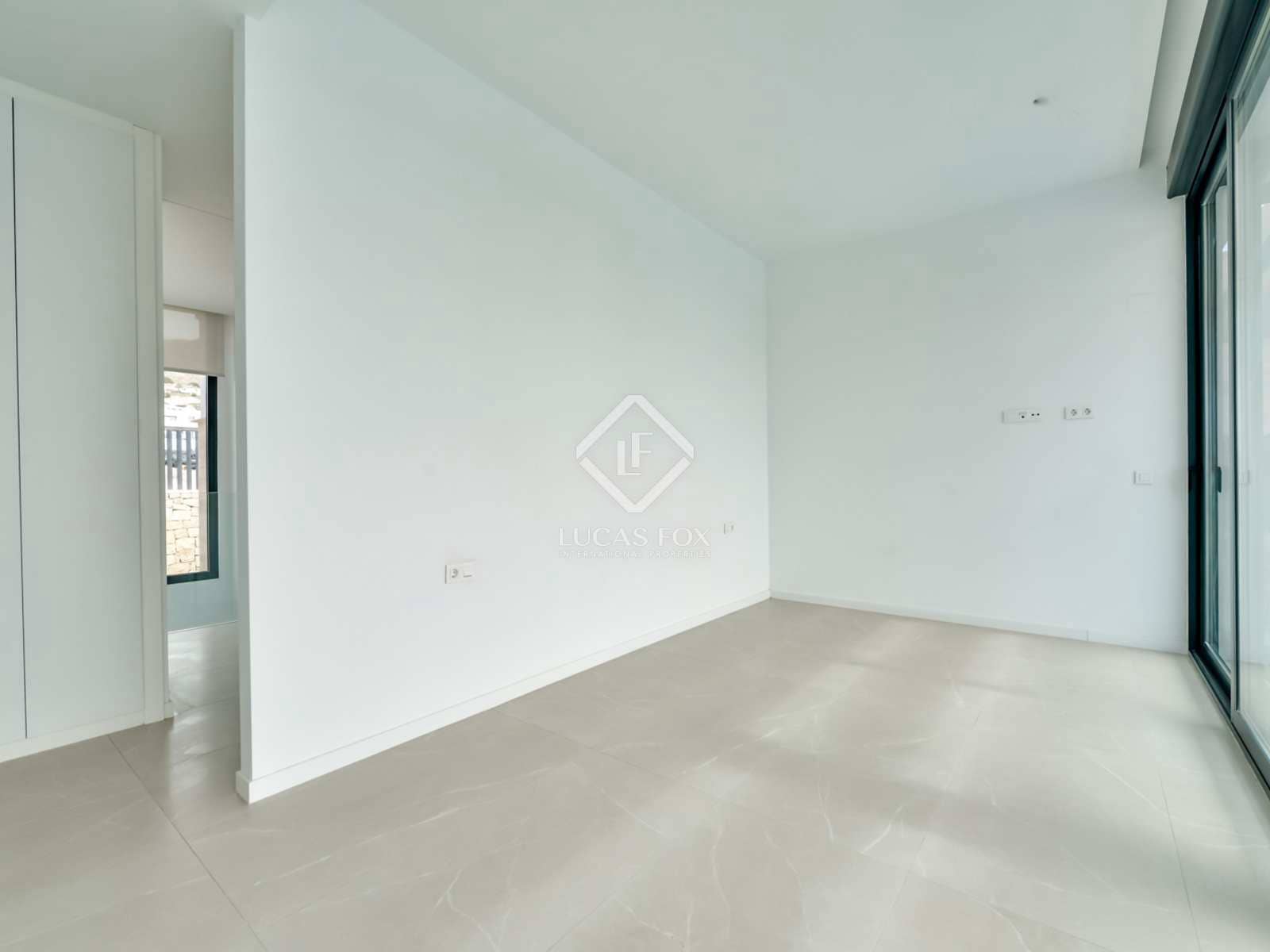 4 bedroom Villa for sale in Finestrat with pool garage - € 1,150,000 (Ref: 7709794)