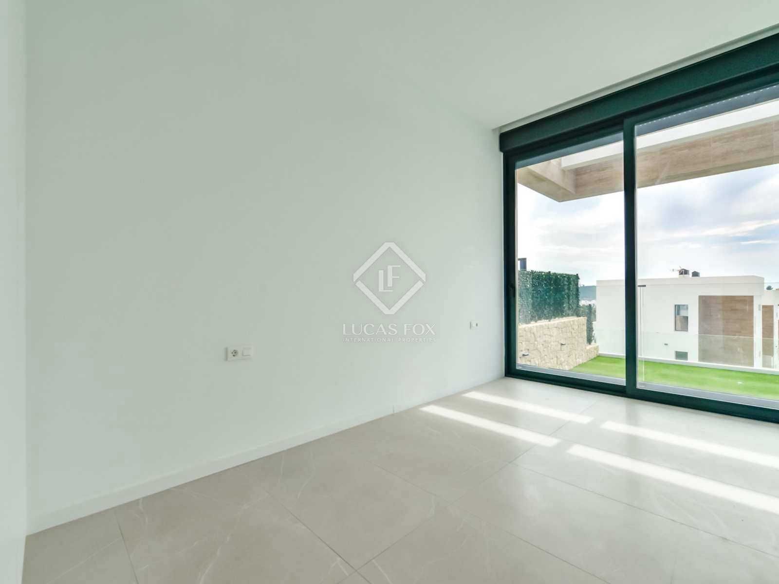 4 bedroom Villa for sale in Finestrat with pool garage - € 1,150,000 (Ref: 7709794)