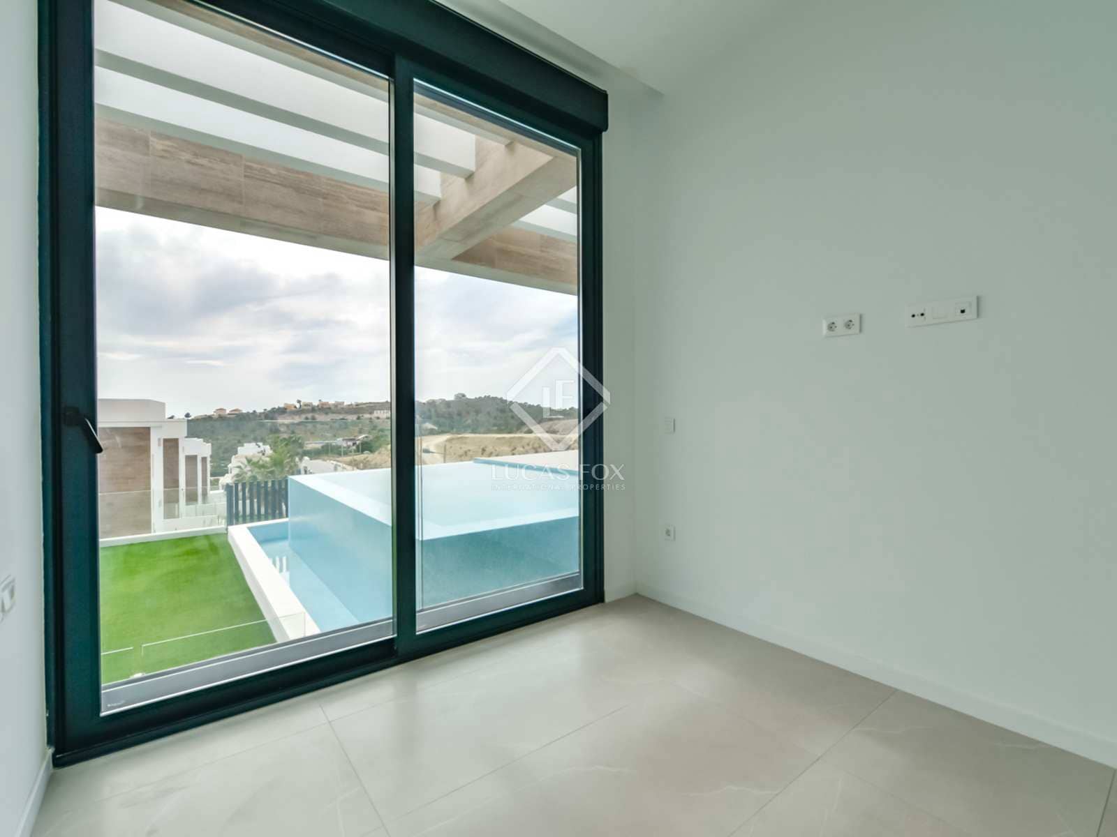 4 bedroom Villa for sale in Finestrat with pool garage - € 1,150,000 (Ref: 7709794)