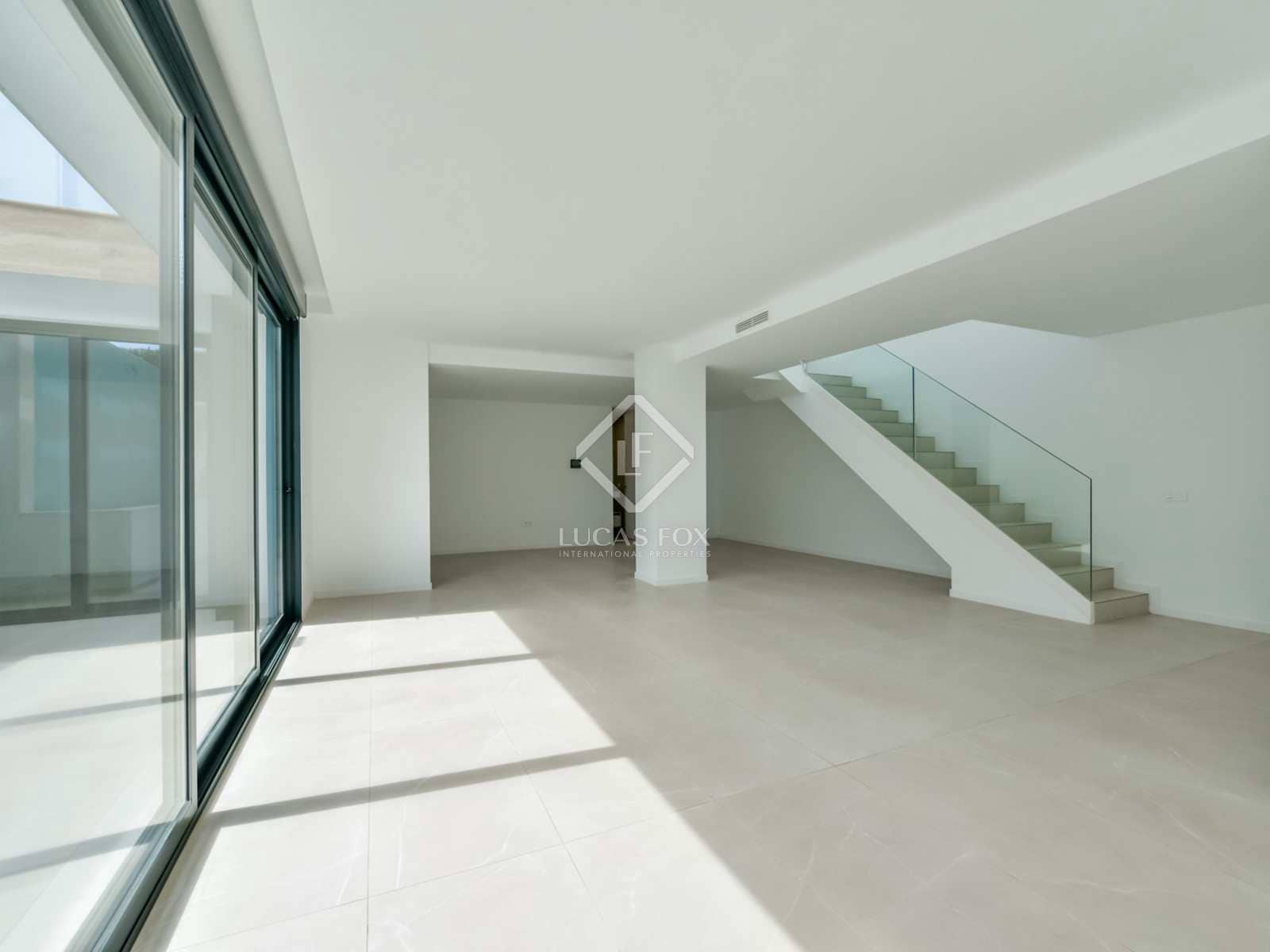 4 bedroom Villa for sale in Finestrat with pool garage - € 1,150,000 (Ref: 7709794)