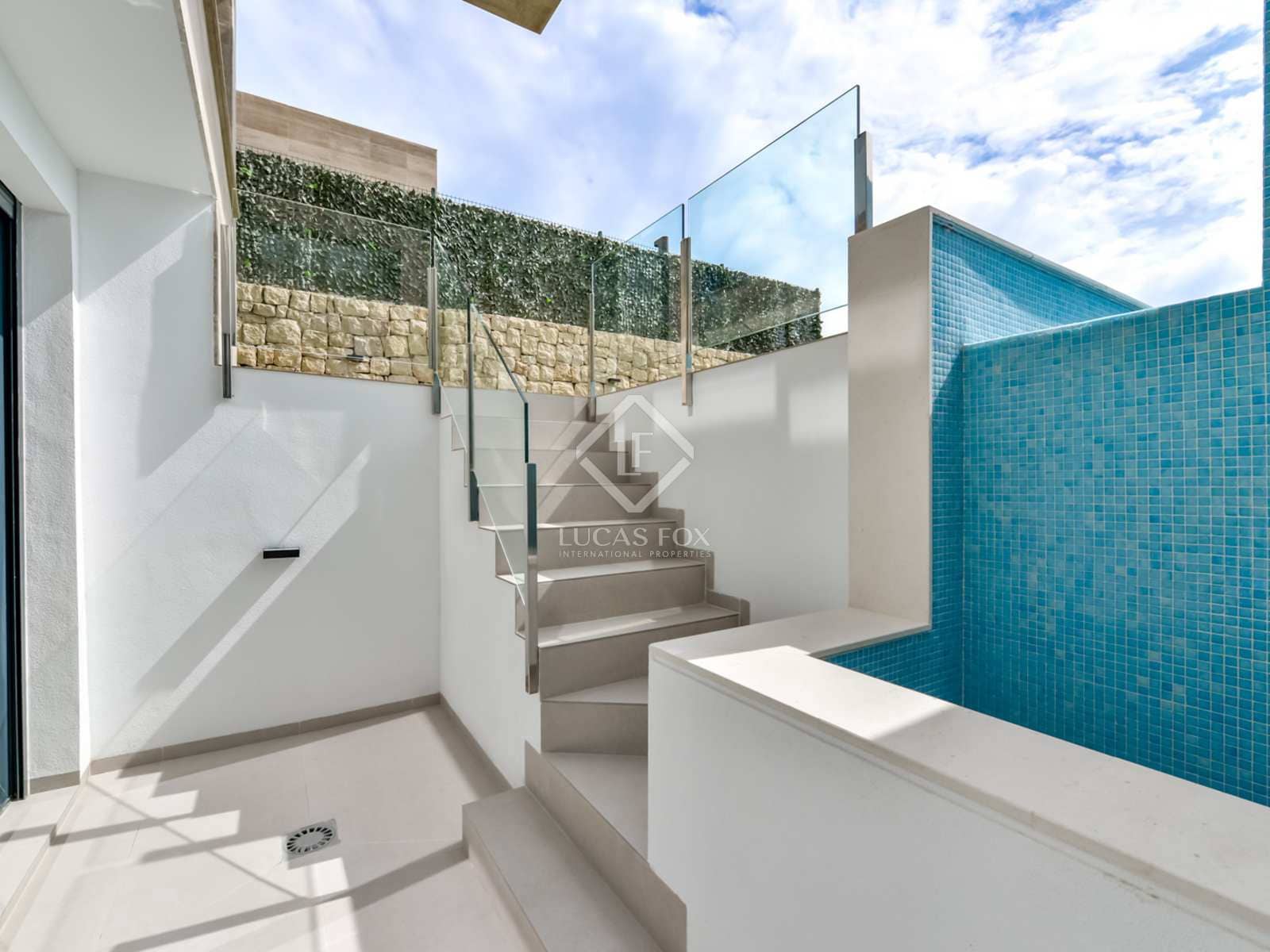 4 bedroom Villa for sale in Finestrat with pool garage - € 1,150,000 (Ref: 7709794)