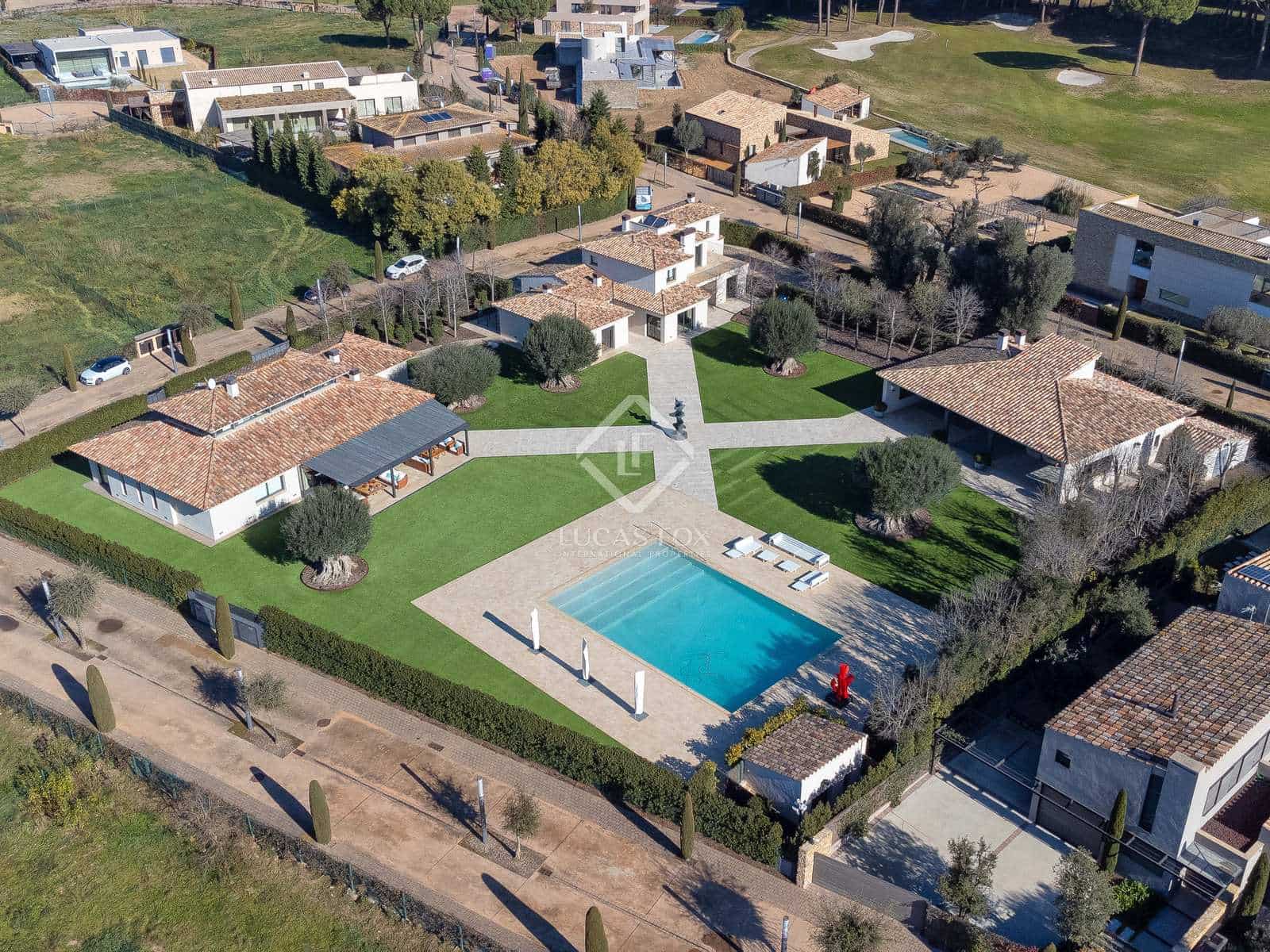 7 sypialnia Willa na sprzedaż w La Bisbal d'Emporda z basenem garażem - 3 690 000 € (Ref: 7709801)