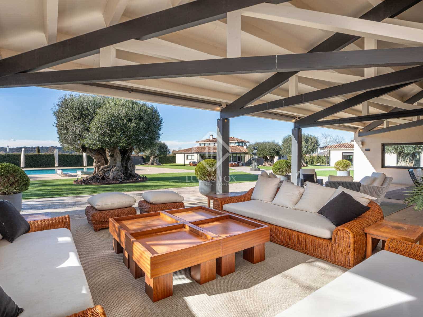 7 sypialnia Willa na sprzedaż w La Bisbal d'Emporda z basenem garażem - 3 690 000 € (Ref: 7709801)