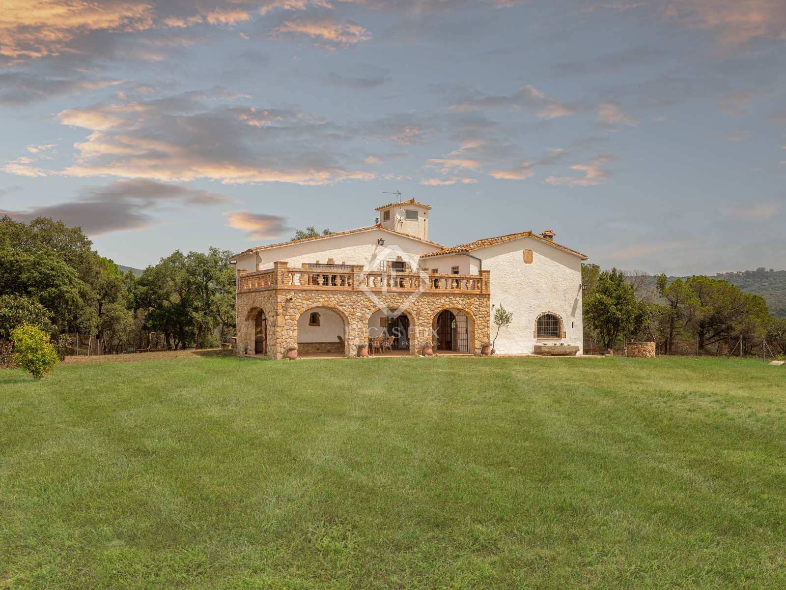 5 soveværelse Finca/Landehus til salg i Llagostera - € 1.000.000 (Ref: 7709803)