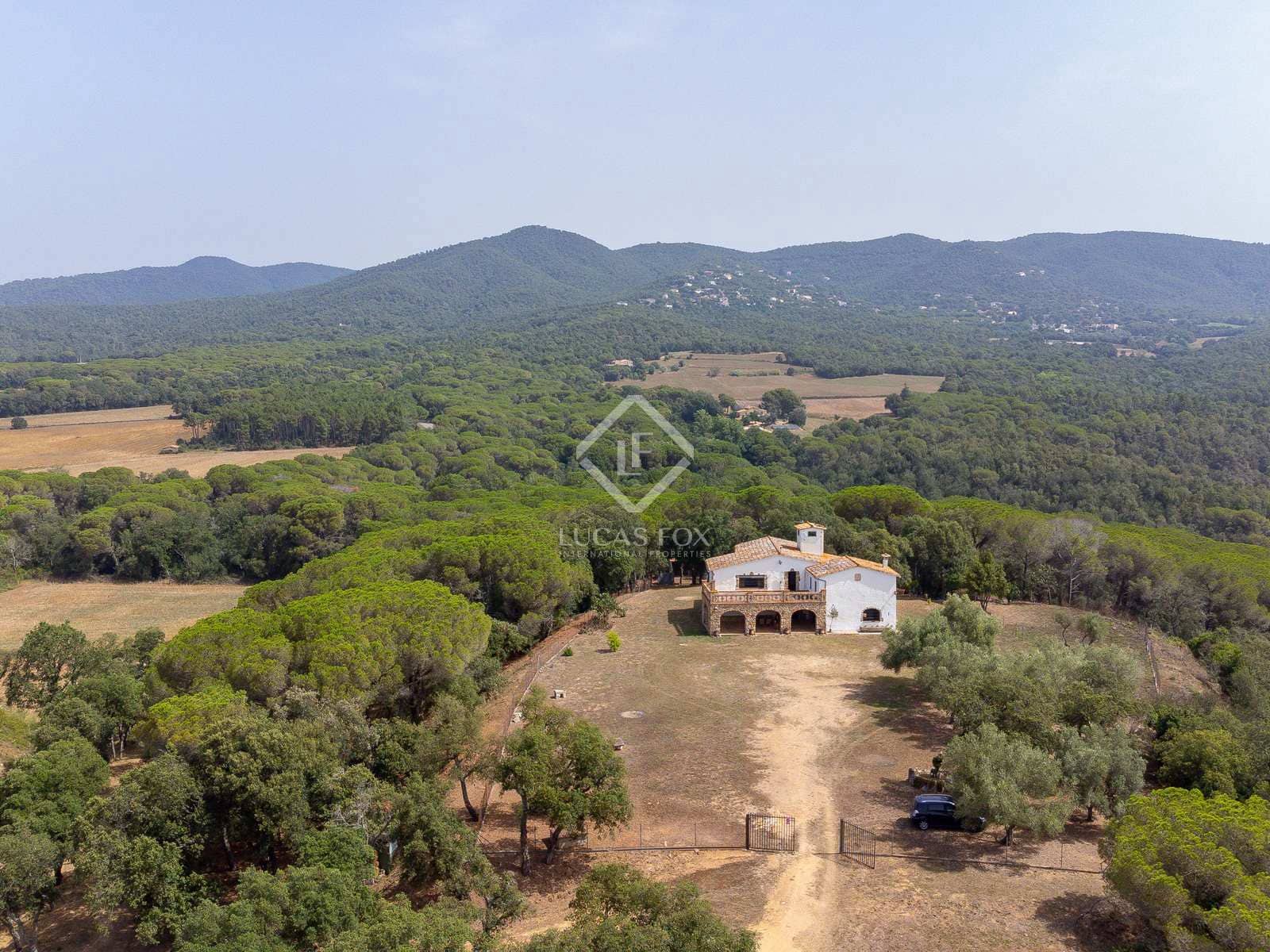 5 soveværelse Finca/Landehus til salg i Llagostera - € 1.000.000 (Ref: 7709803)