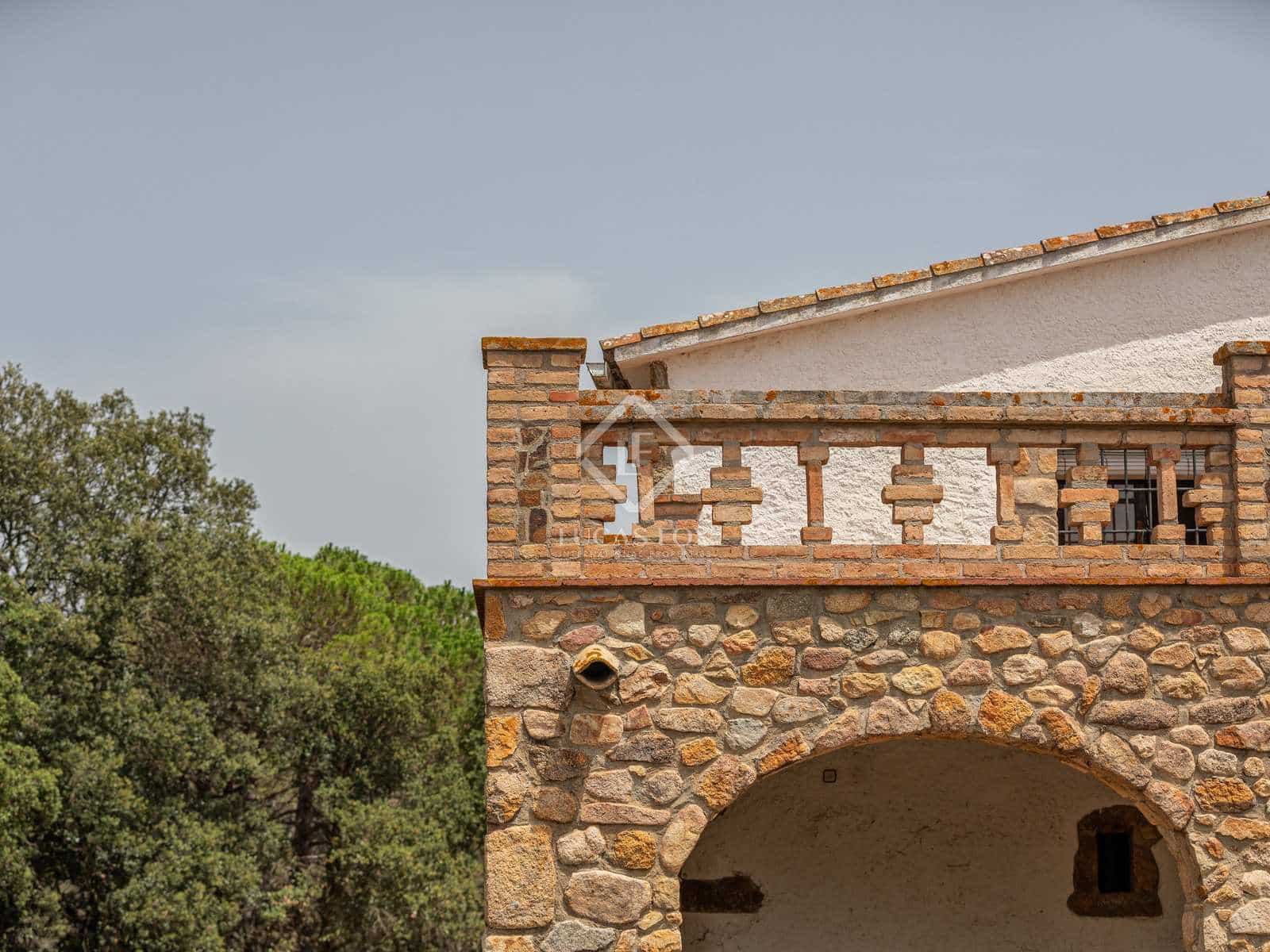 5 soveværelse Finca/Landehus til salg i Llagostera - € 1.000.000 (Ref: 7709803)