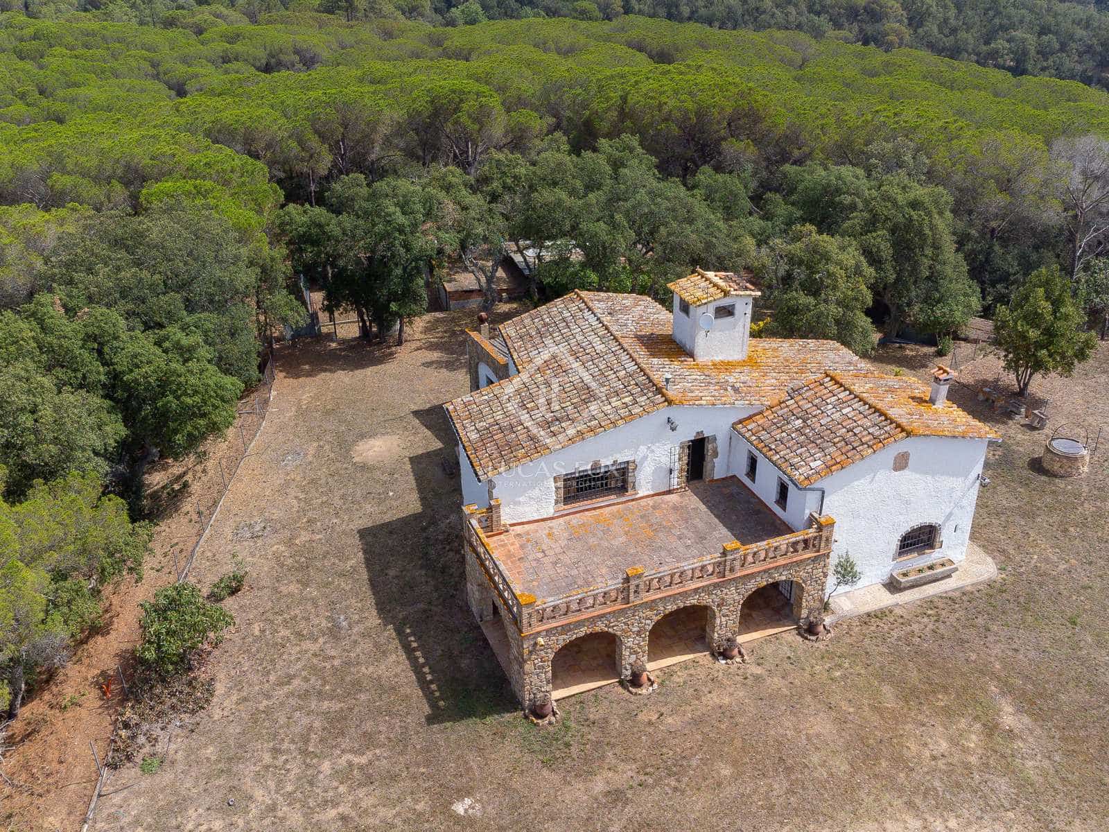 5 soveværelse Finca/Landehus til salg i Llagostera - € 1.000.000 (Ref: 7709803)