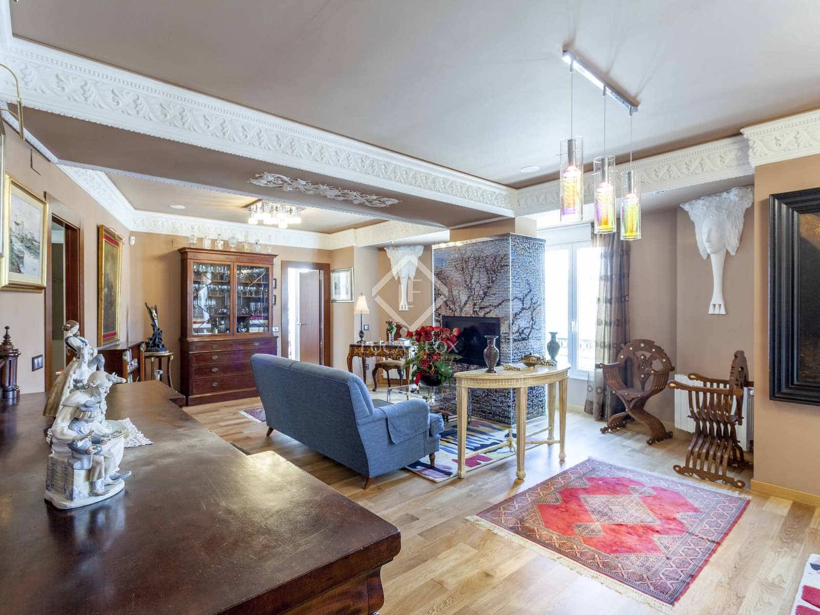 2 slaapkamer Appartement te huur in Valencia stad - € 1.800 (Ref: 7709812)