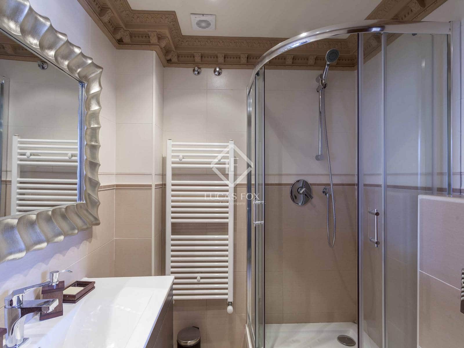 2 slaapkamer Appartement te huur in Valencia stad - € 1.800 (Ref: 7709812)