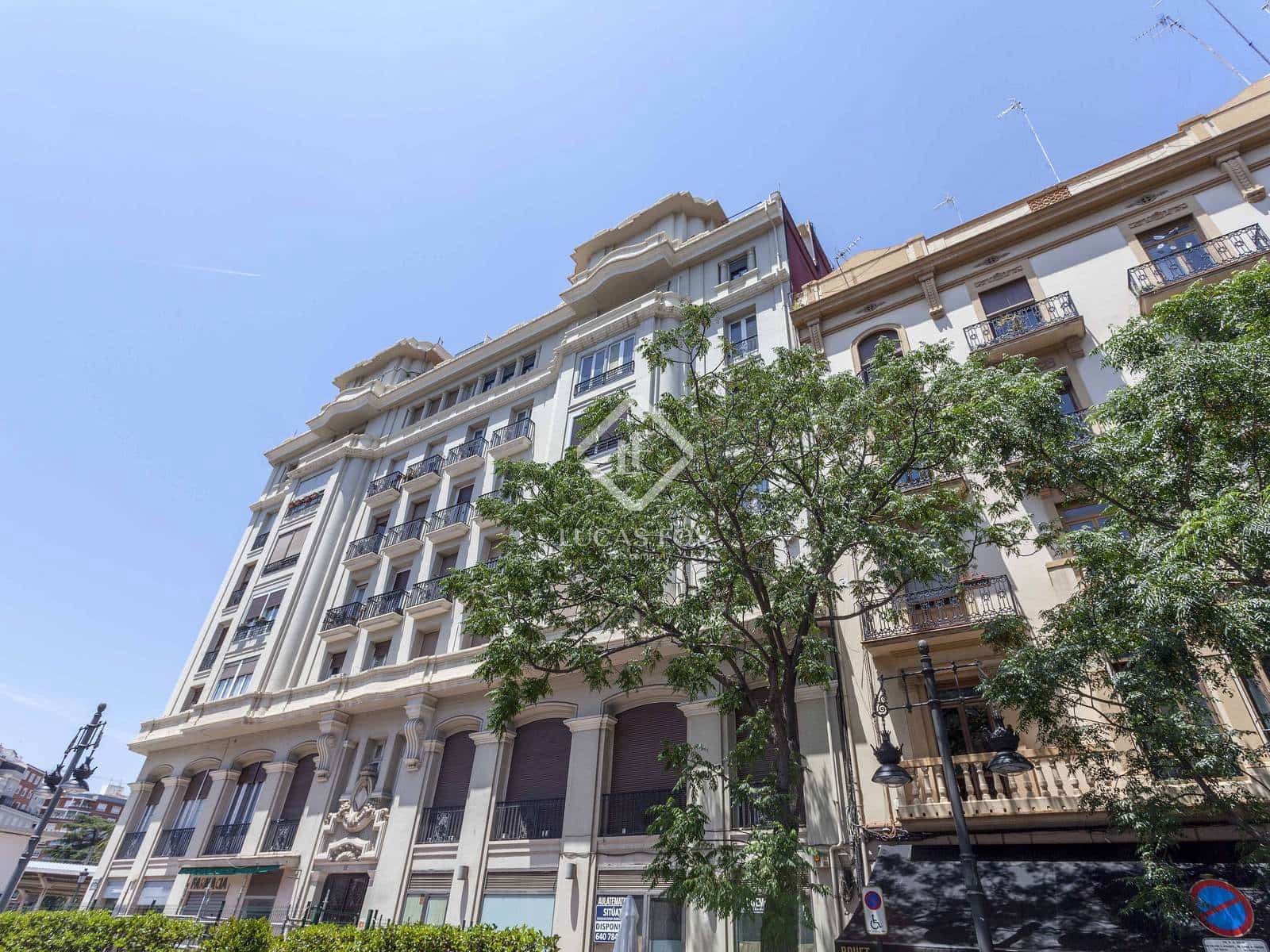 2 slaapkamer Appartement te huur in Valencia stad - € 1.800 (Ref: 7709812)