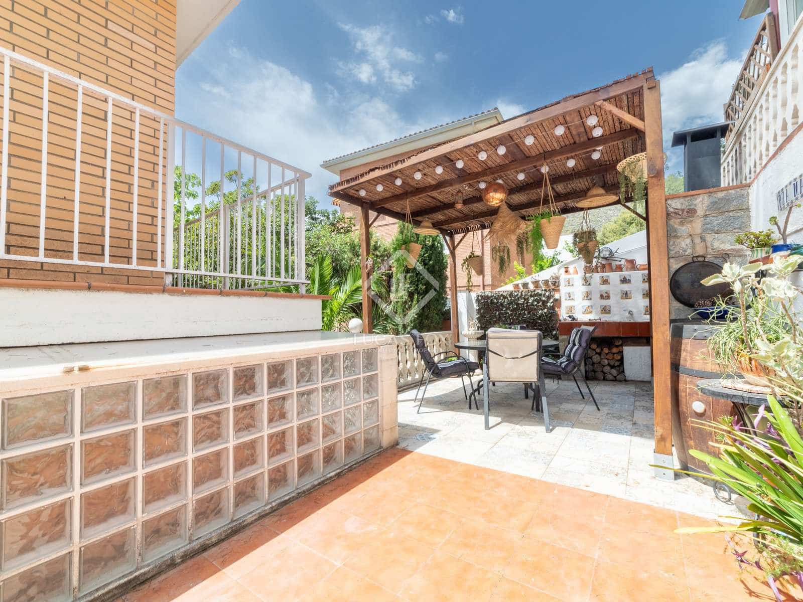 7 Zimmer Villa zu verkaufen in Castelldefels mit Pool Garage - 1.070.000 € (Ref: 7711887)