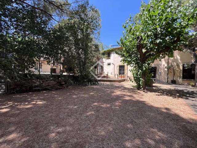 10 slaapkamer Villa te koop in Sant Andreu de Llavaneres met garage - € 750.000 (Ref: 7711889)