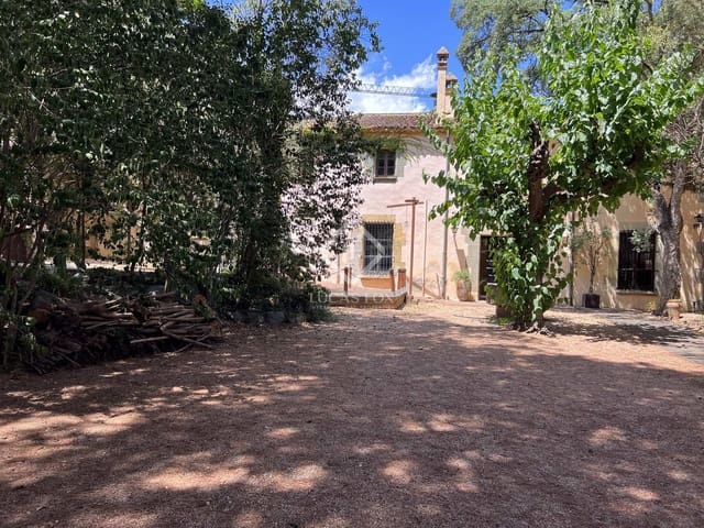 10 slaapkamer Villa te koop in Sant Andreu de Llavaneres met garage - € 750.000 (Ref: 7711889)