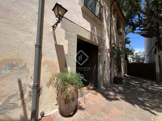 10 slaapkamer Villa te koop in Sant Andreu de Llavaneres met garage - € 750.000 (Ref: 7711889)