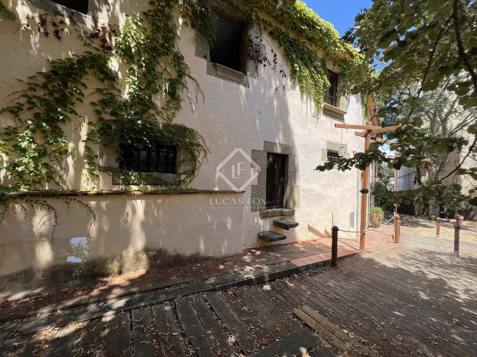 10 soveværelse Villa til salg i Sant Andreu de Llavaneres med garage - € 750.000 (Ref: 7711889)