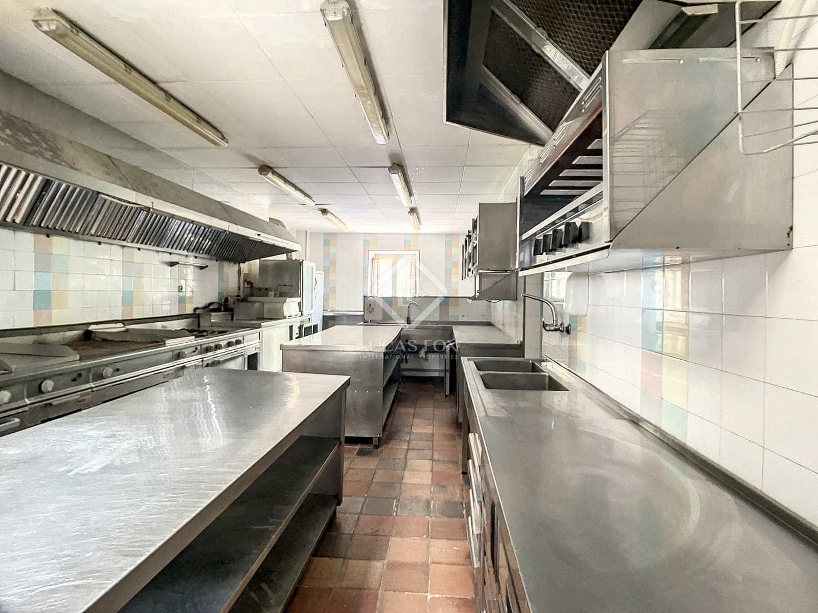 10 soveværelse Villa til salg i Sant Andreu de Llavaneres med garage - € 750.000 (Ref: 7711889)