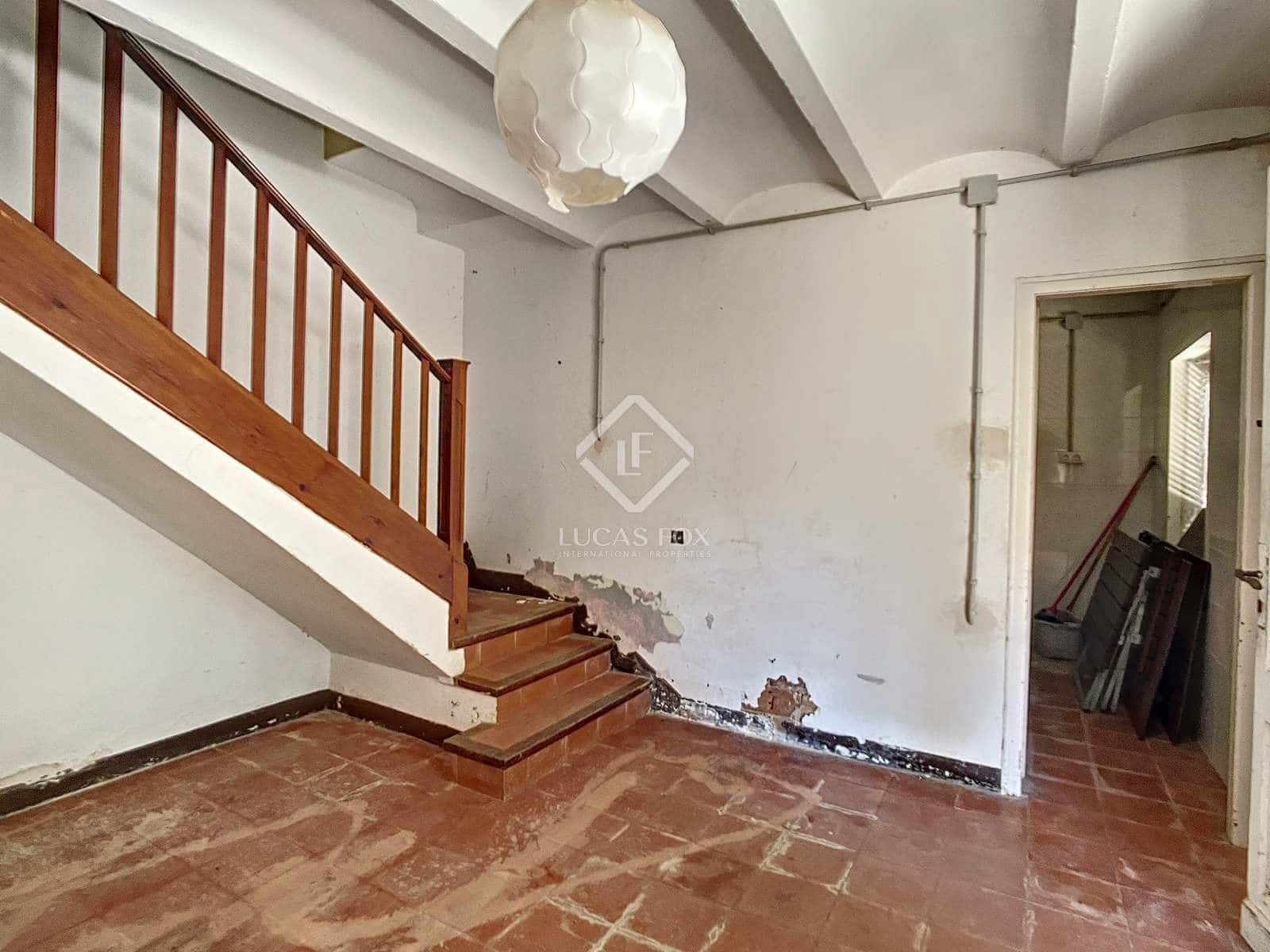 10 soveværelse Villa til salg i Sant Andreu de Llavaneres med garage - € 750.000 (Ref: 7711889)