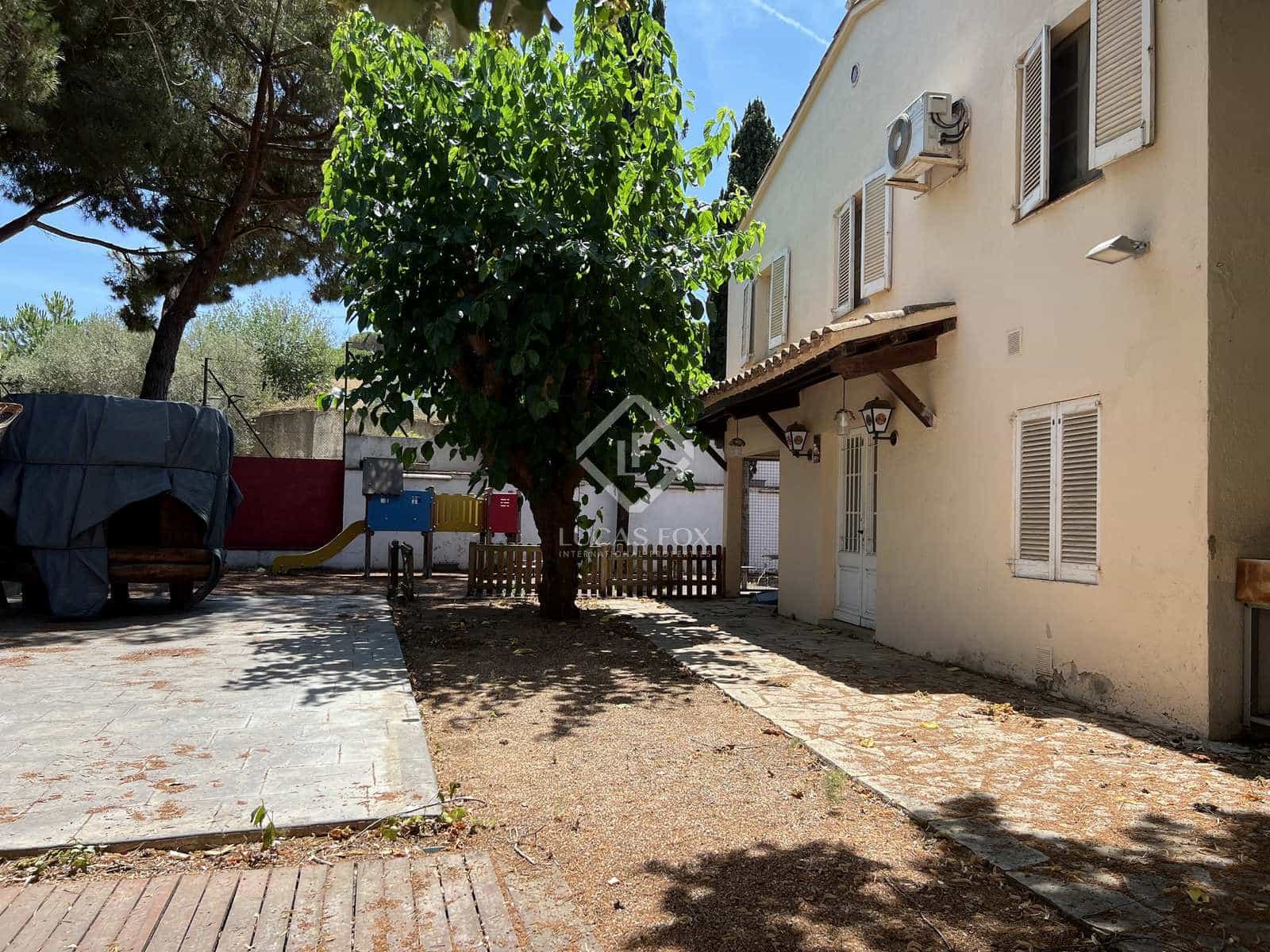 10 soveværelse Villa til salg i Sant Andreu de Llavaneres med garage - € 750.000 (Ref: 7711889)