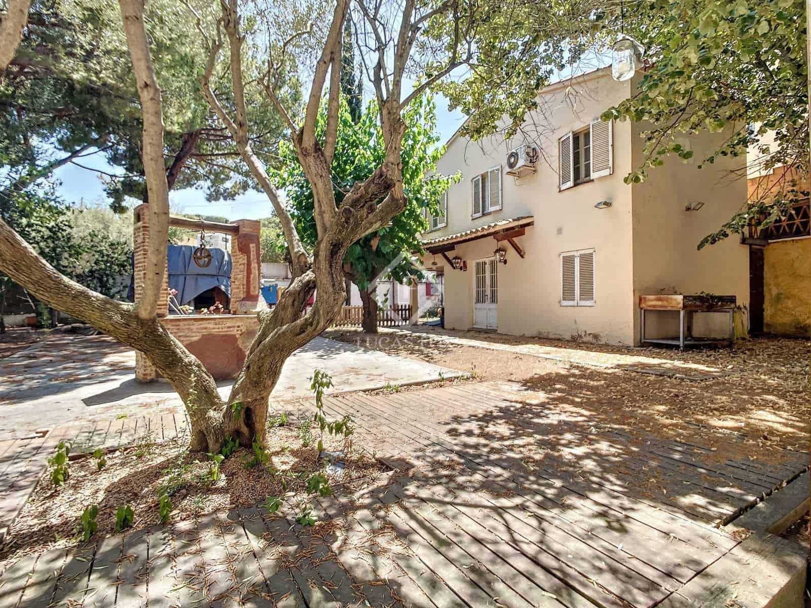 10 soveværelse Villa til salg i Sant Andreu de Llavaneres med garage - € 750.000 (Ref: 7711889)