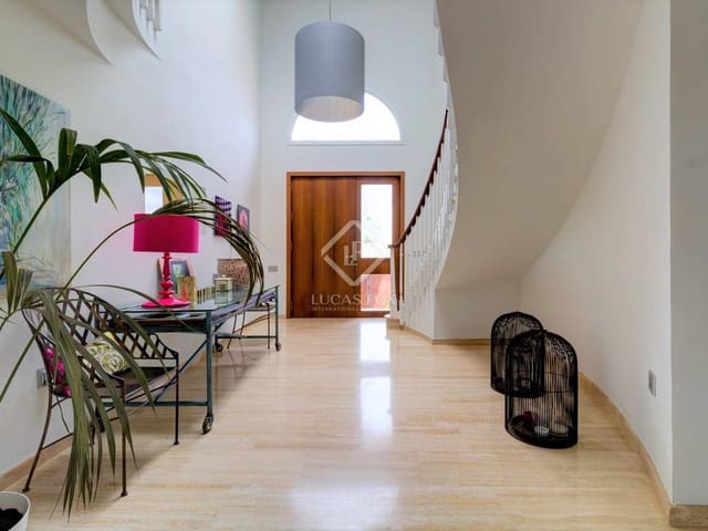 5 bedroom Villa for sale in Tarragona city with pool garage - € 1,900,000 (Ref: 7711894)