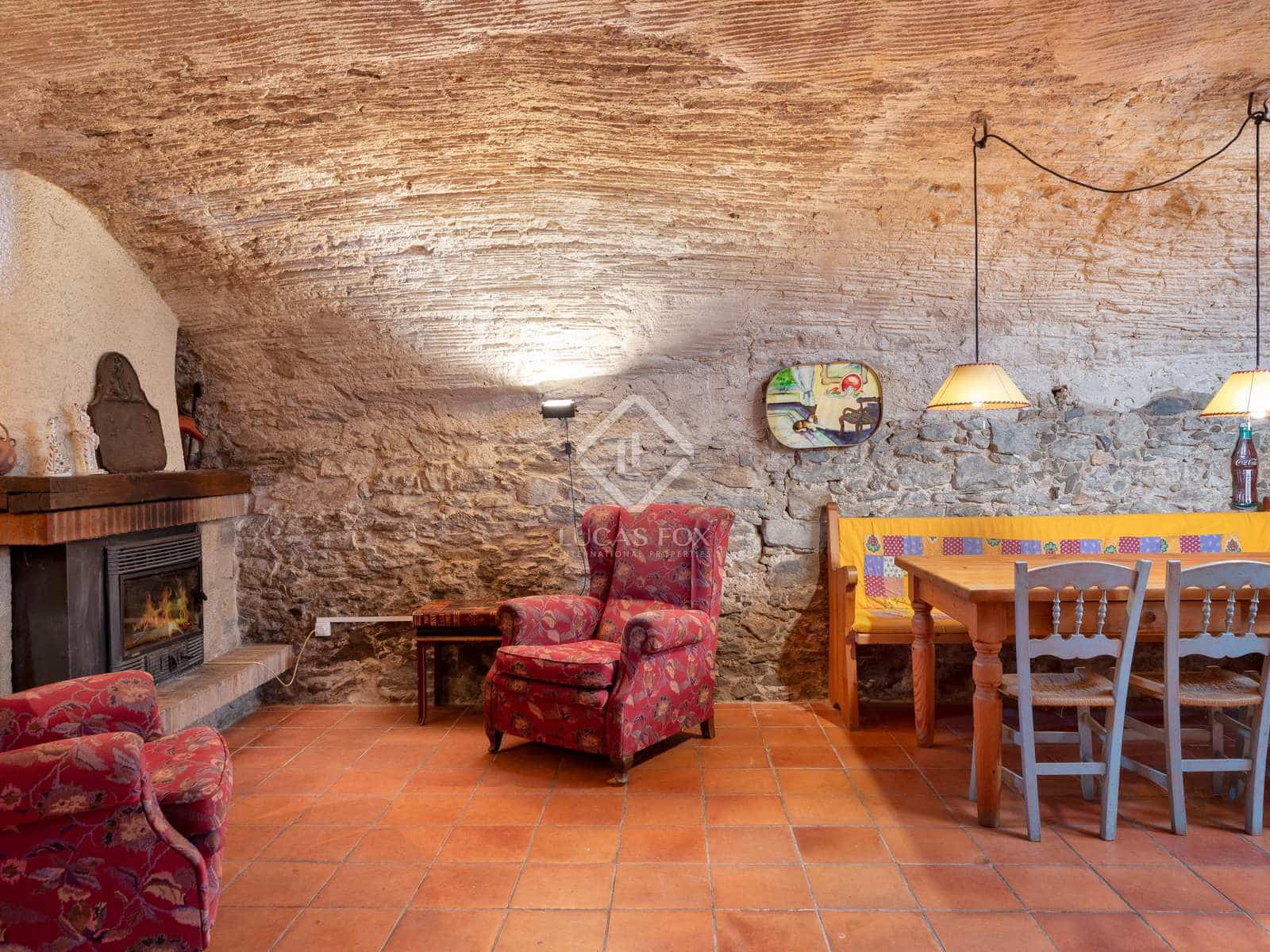 4 soveværelse Finca/Landehus til salg i Flaca med swimmingpool garage - € 850.000 (Ref: 7713954)